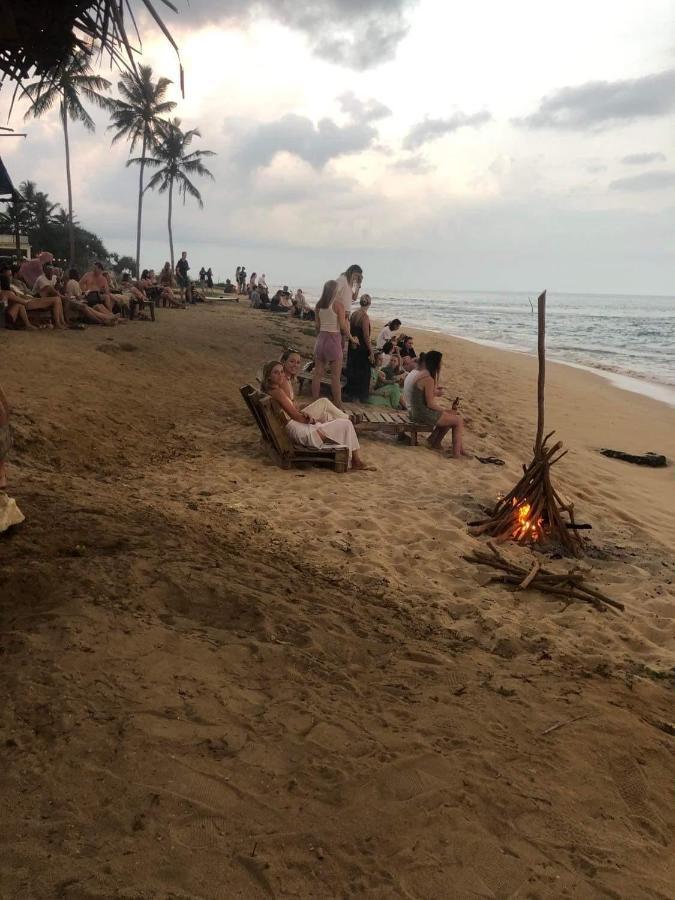 Отель Sundance Surf Coconut Point Велигама Экстерьер фото